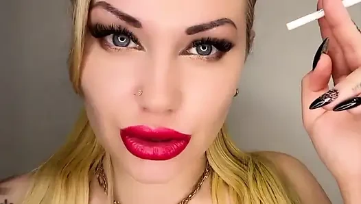 Asmr ve akıl sikişi sigara içen joi boşaltıyor