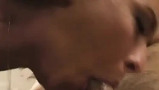 Güzel eş değiştiren ev hanımı sert sikiliyor