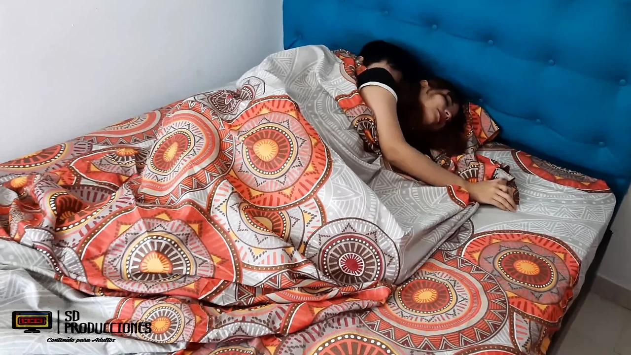 Full Scene: My Stepsister Couldnt Sleep Alone And She Went To My Bed To Feel Company (Latest) - Vienna Special