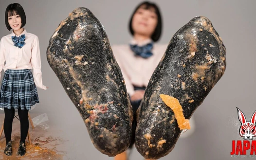 Yemek ezme fantezisi: tsubame amai'nin kız öğrenci deneyi