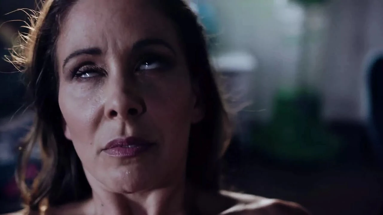 PURE TABOO सेक्सी लड़की दुःखी विधुर को चोदती है