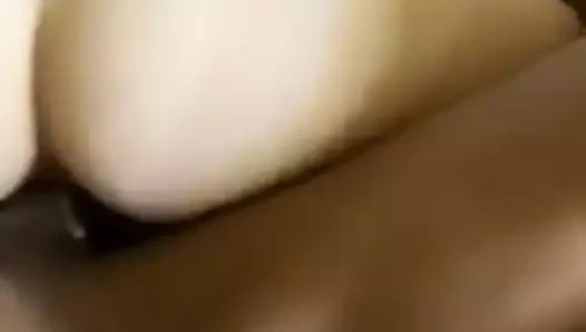 sarışın kız sürme siyah horoz