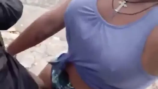 Transeksüel sikikleri adam açık havada