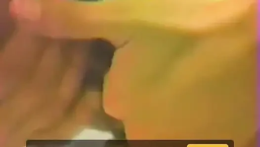 Amatör ev hanımı küvette kendini bağlıyor