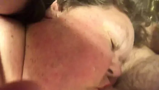 yağ fahişe veren özensiz ruj oral seks