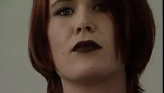 Oyuncu seçmelerinde mükemmel vücudunu göstermeyi seven Alman bir bayan