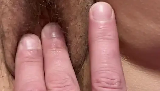 Vücuduma boşalmasına izin verdim, beni tam sütle doldurdu ve yine besik olmadan kalıyorum