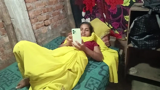 Hintli köylü güzel kız seks yapıyor