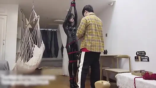 Mz11-lateks takım elbise bağlama ve kırbaçlama