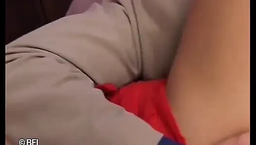 Çarpıcı sarışın bebek amını yalatıyor