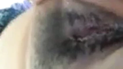 Endonezyalı Müslüman kız idda parmak ofis tuvalet-p3