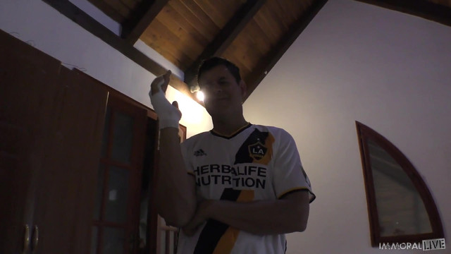 Lady Dee Gets Freaky as She Squirts and Gets Three Cumshots!