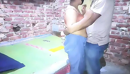 Baldızımın evini ziyaret ederken, baldızımın beni seks için aradığını gördüm.