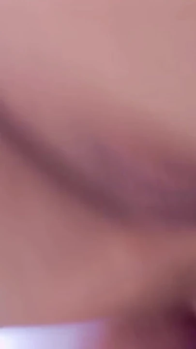 Незабываемый момент из "ВИРУСНОЙ МАЛЕНЬКОЙ ИНДО ГОРНИЧНОЙ ДЕВИРГИНИРОВАЛ БОСС НА УЛИЦЕ"