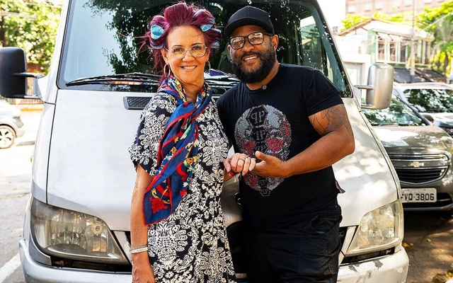 Kızıl saçlı nine derin van anal için yakalandı