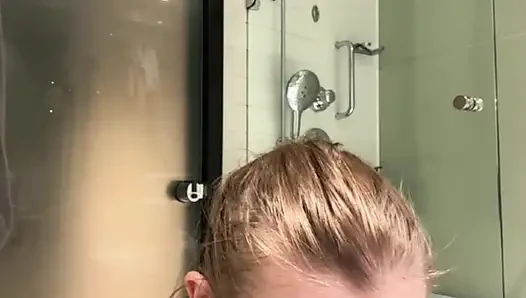 Hard fingering pussy in the bathroom hotel with jucielussie