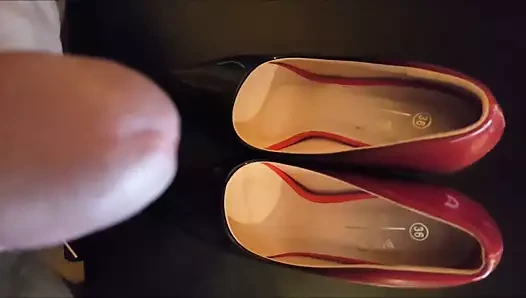 yüksek topuklu handjob