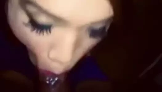 Güzel Asya tgirl berbat ve sikikleri bbc ve gets yüz