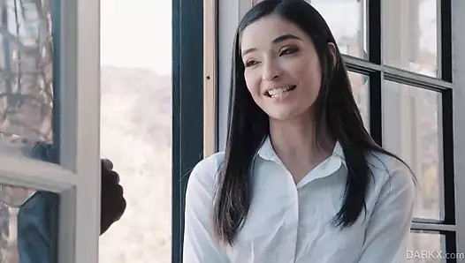 Üniversiteli kız üvey erkek kardeşinin büyük zenci yarağı en iyi arkadaşını sikiyor