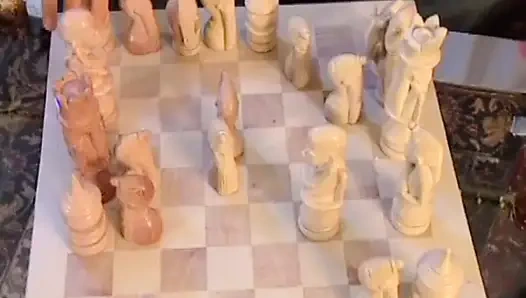 Avrupalı genç kız iki alıyor