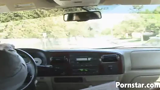 Ashli Orion ve Holly West ile lezbiyen seksi yalıyor ve yiyor