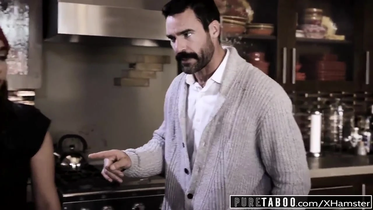 शुद्ध वर्जित करली ग्रे अपने सौतेले पिता को फैमिली थेरेपी में चोदती है