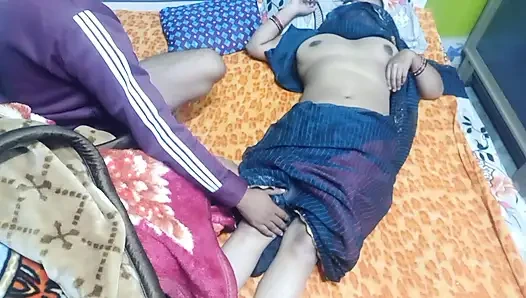 Çok güzel kız erkek arkadaşıyla romantizm yaşıyor.