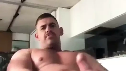 beefy keiran XXL jerkoff and cum