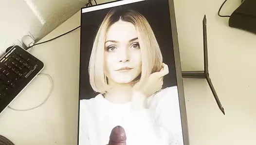 ann 2'ye saygı duruşu