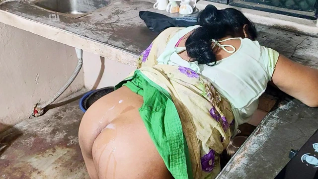 Indian housewife fuking neighbour boy's