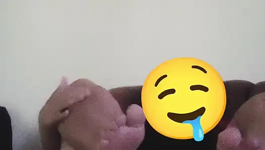 Komşum amımı çok ıslak yalıyor