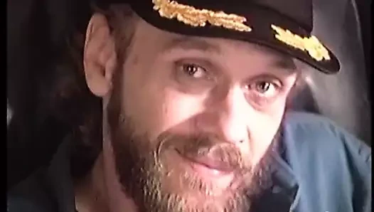 Azgın inşaat işçisi dev pisliğini tutar ve okşar