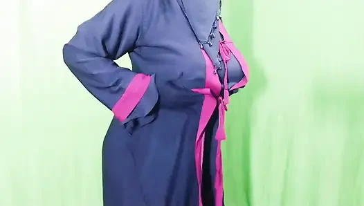 Hintli güzel tesettürlü Müslüman çift sikişmeye susamış