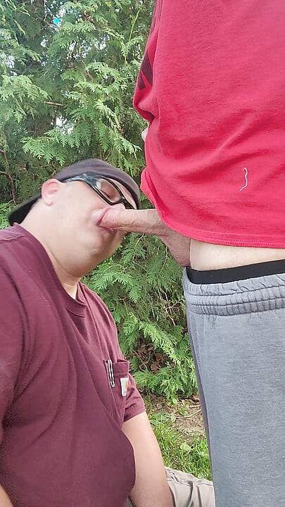 Brian'a dışarıda sakso çekiyor. İlk tanıştığımızda. #jimmyflufferporn