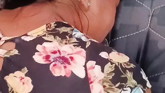 Ev yapımı anal arkadaşım bana yarak ve götten süt veriyor