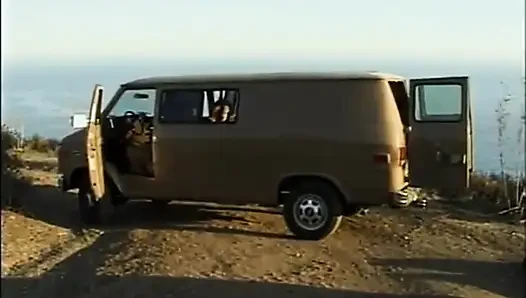 Siyah ve beyaz üçlü yarak emiyor amcık yalıyor sikişiyor