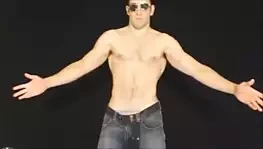 Düz üstün adama tapılması gerekiyor