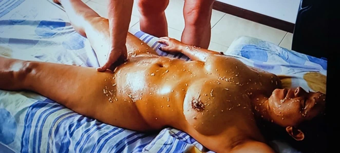 Komple 4k film - adamandeve ve lupo ile bal ve yulaf masajı