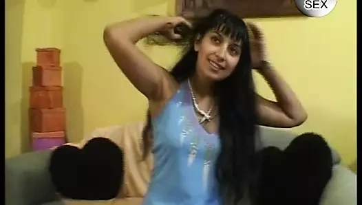 Schneewittchen testet neue Dildo Kollektion