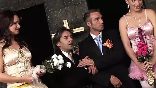 Stacey Saran ve Kaia Kane ile grup eğlencesi fahişe