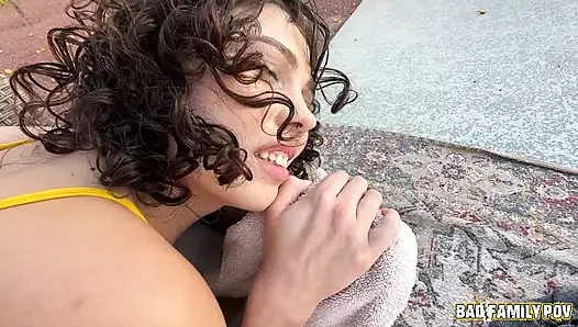 Badfamilypov - üvey kız Satine Summers üvey babasının cazibesine karşı koyamıyor