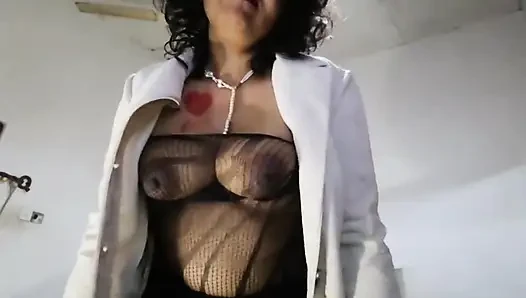 Ep2 desi üvey anne üvey oğlunun kamerasını buldu ve soyunuyor