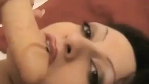 Esmer kadın film için yarak alıyor