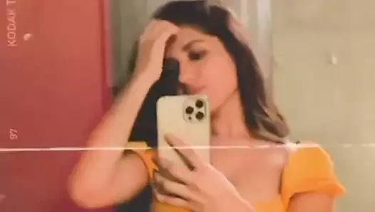 Telugu aktris ruhani sharma