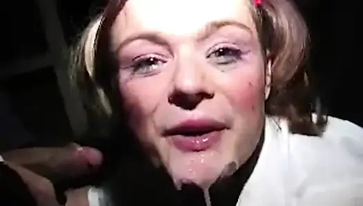 Küçük Liseli Kız Domalıyor