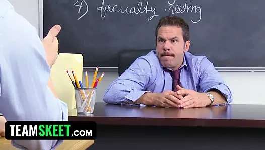 Slutty genç nicole ferrera berbat öğretmen altında the masa