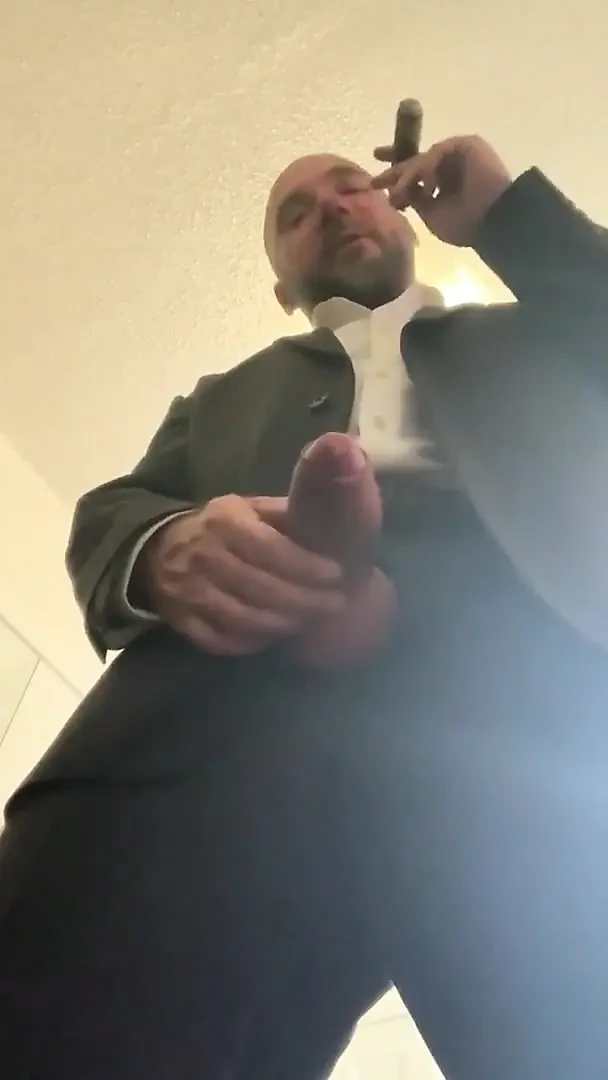 Sph, sert, aşağılama, takım elbise, puro!