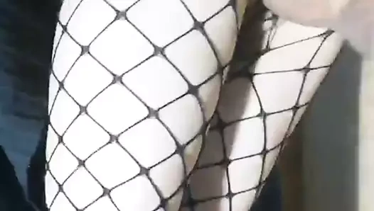 İnce kız arkadaş içinde bir etek ve çorap becerdin süre içinde ona sıkı kedi ile Creampie