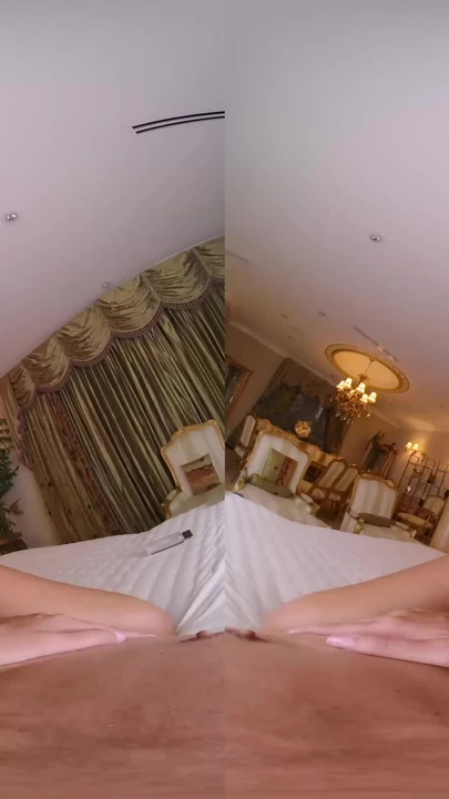 Эмоциональный момент из "BaDoinkVR Savvy Suxx имеет способ привести вас вокруг к ее способу мышления"