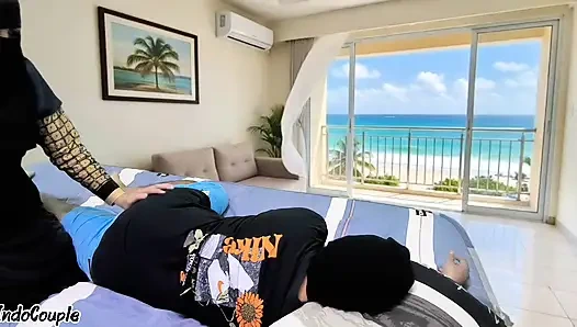 Bokep Indo Janda Sange Minta Dientot Kurir Paket mantab cewe nya